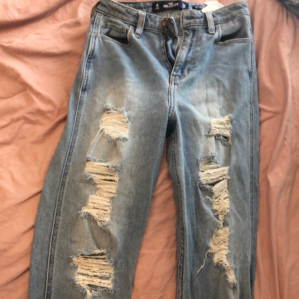 Hollister high rise mom jeans, vintage stretch